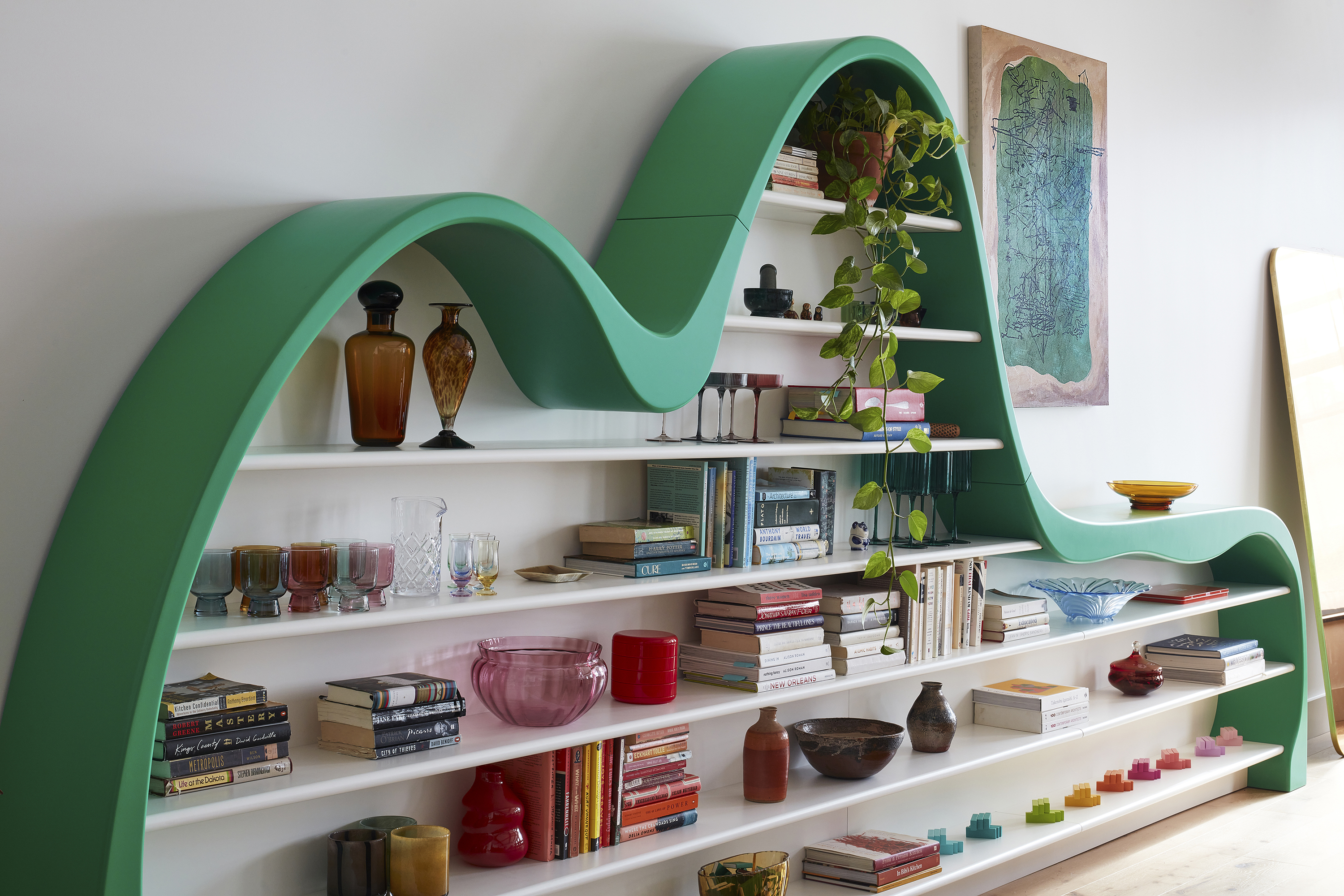 GREEN CURVED SHELF