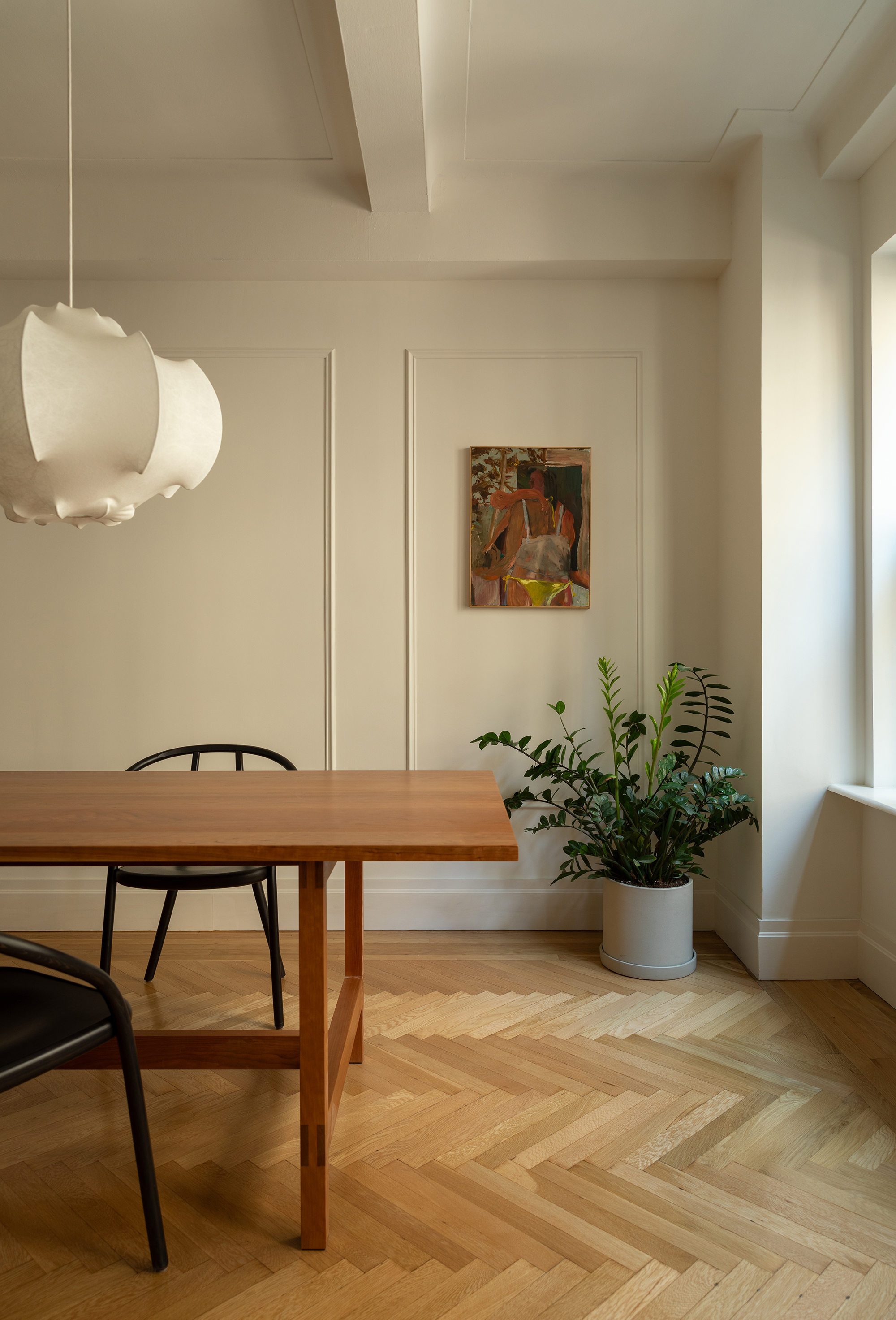 CORNER DINING WITH PENDANT LIGHT