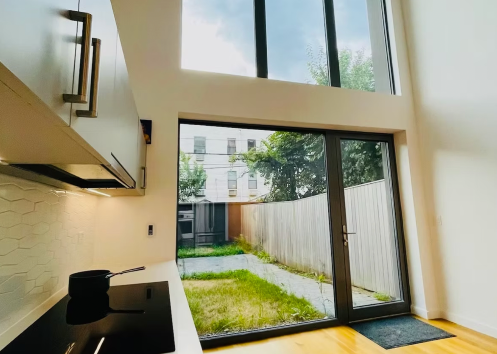 PaintNew+ - interior with a wall of glass