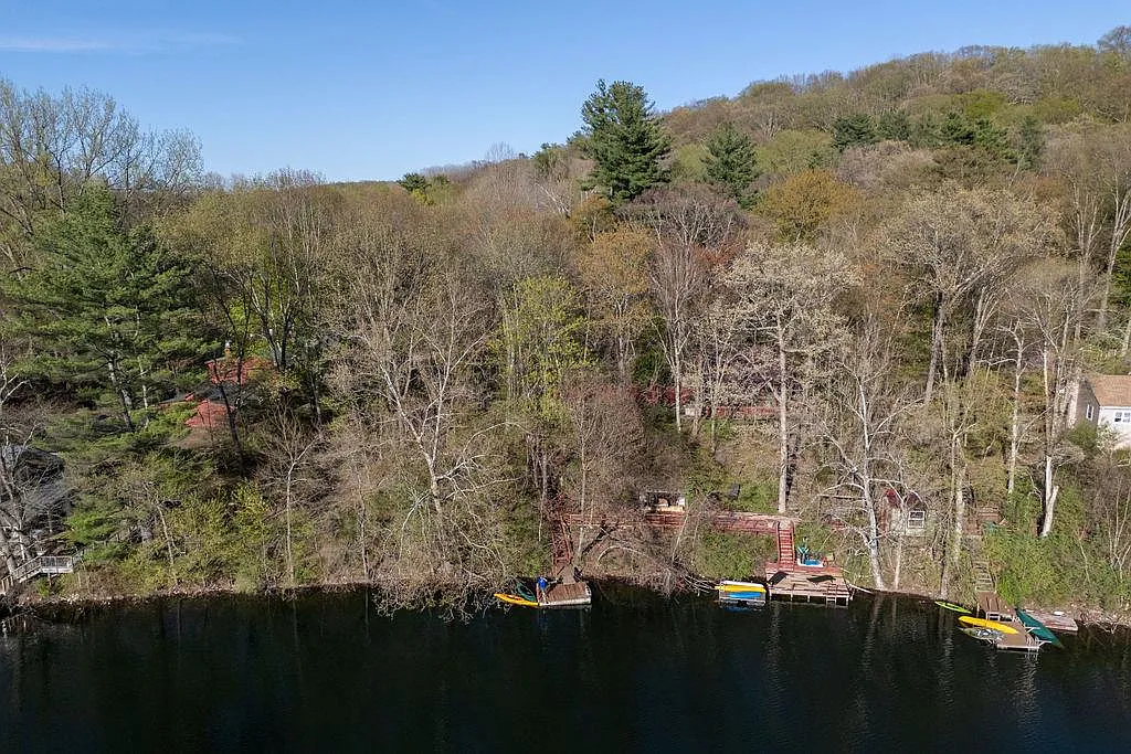 aerial showing stairs down to docks on the lake