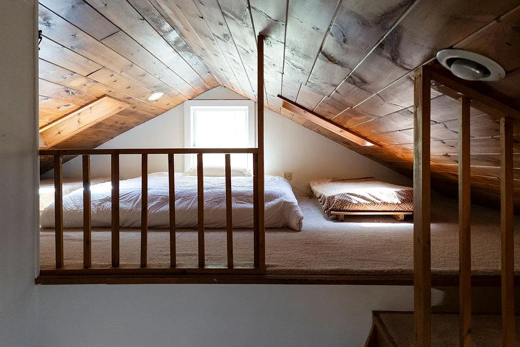loft sleeping space