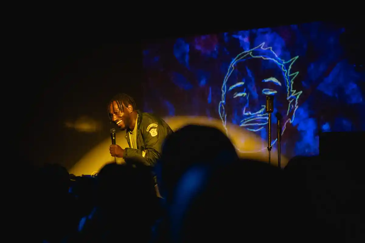 Burress on stage