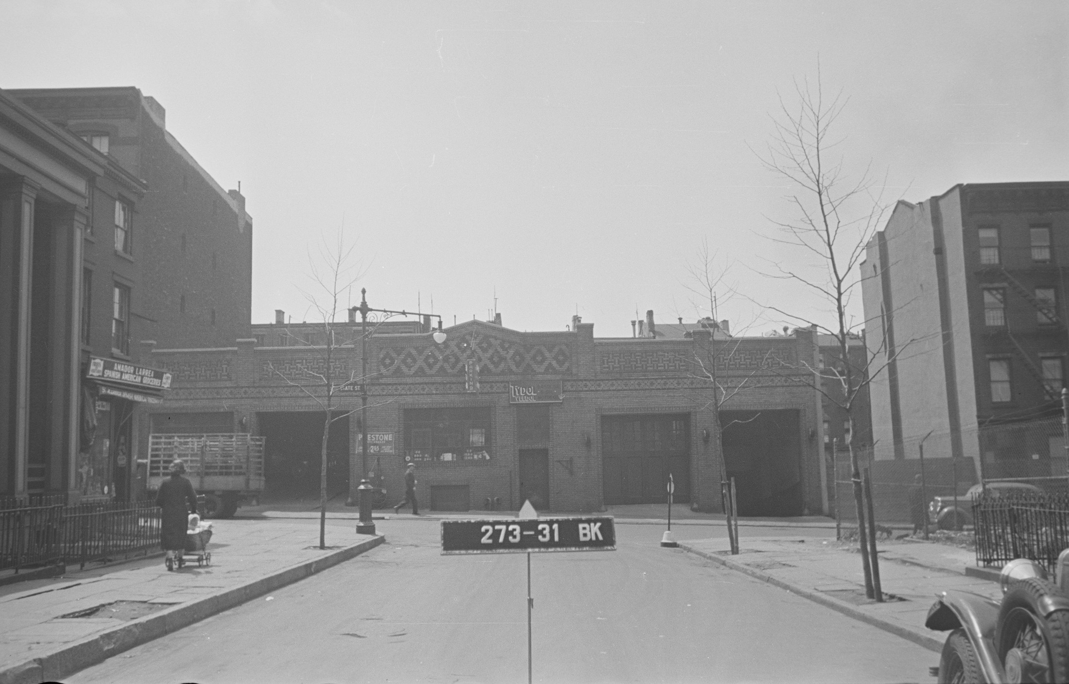 The garage circa 1940. Photo via <a href="https://nycrecords.access.preservica.com/uncategorized/IO_beb9b052-5f6f-4cf8-861e-bfdfe100cc92/" target="_blank">New York City Municipal Archives</a>, Department of Records and Information Services