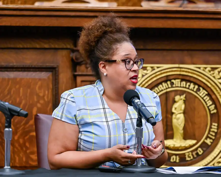 Mikelle Adgate, NYCEDC senior vice president of Government and Community Relations, speaks at a Brooklyn Marine Terminal community meeting.