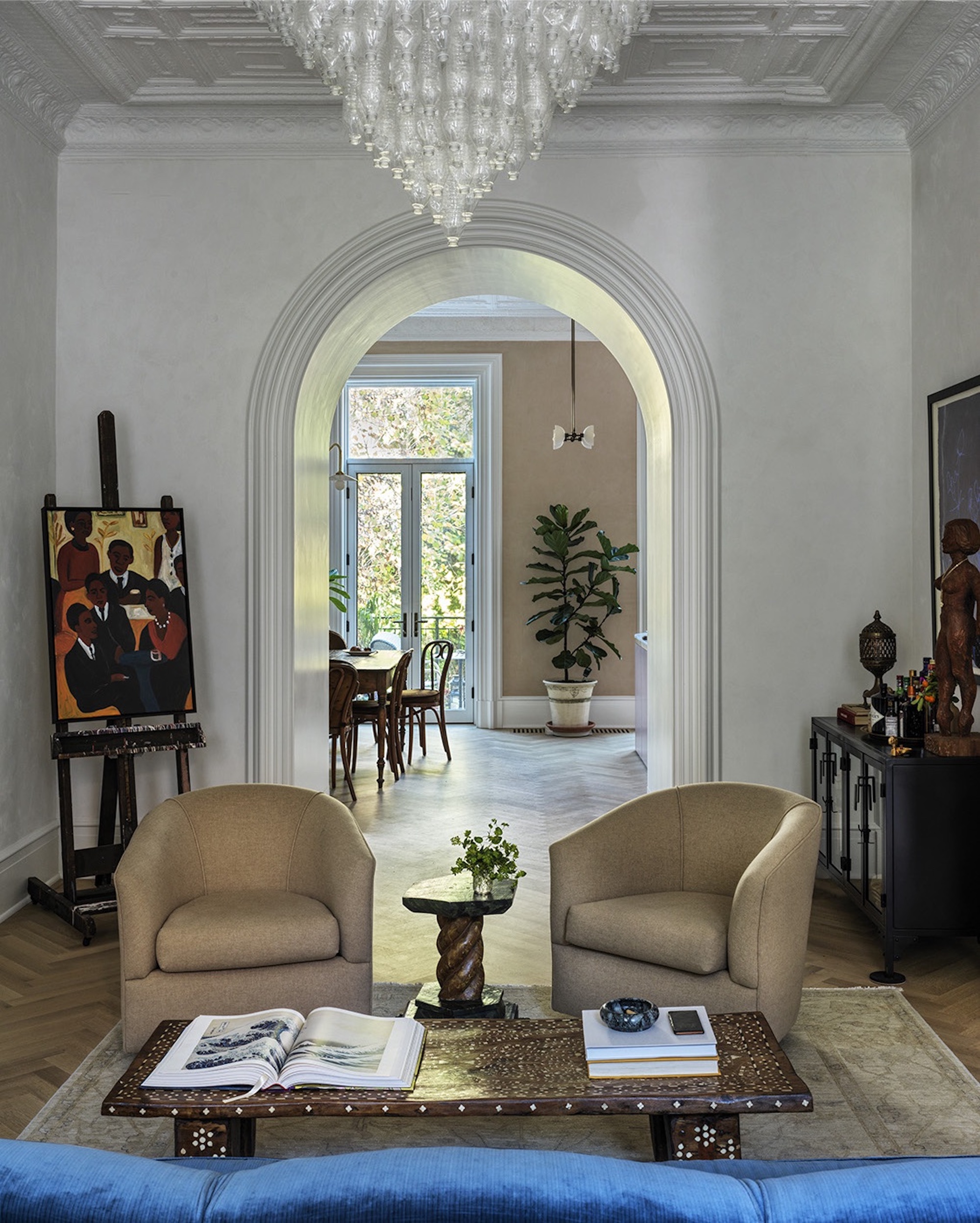ARCHED OPENING LIVING TO DINING