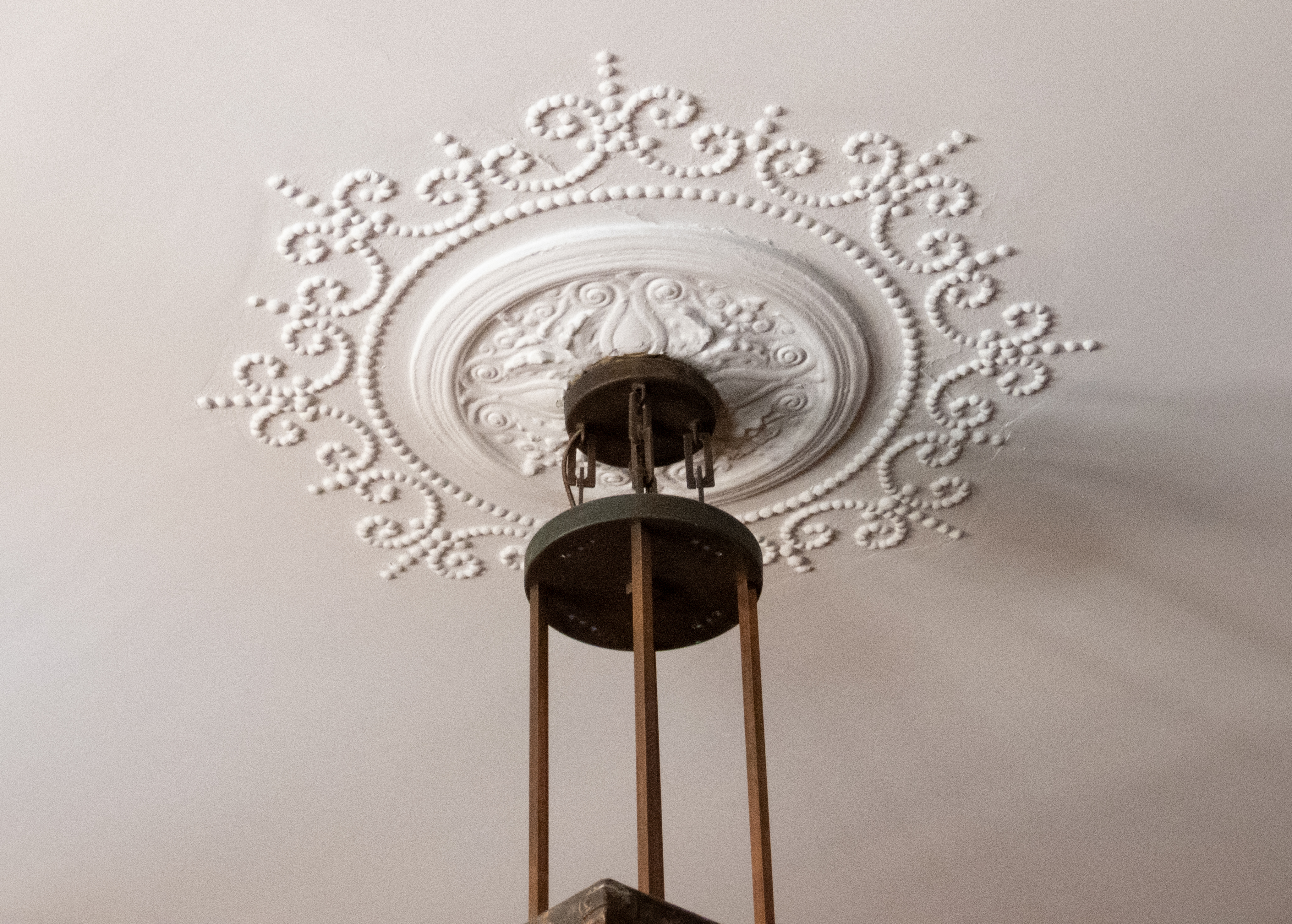 ceiling medallion
