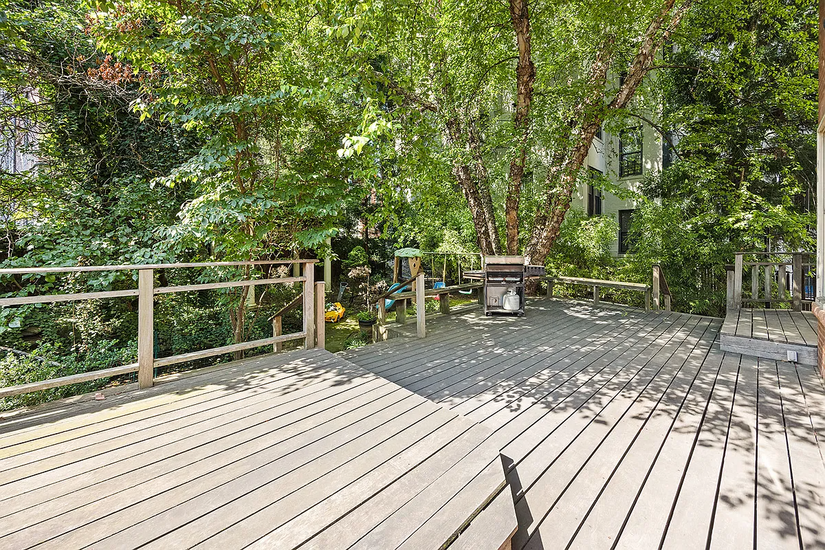 rear deck with room for dining