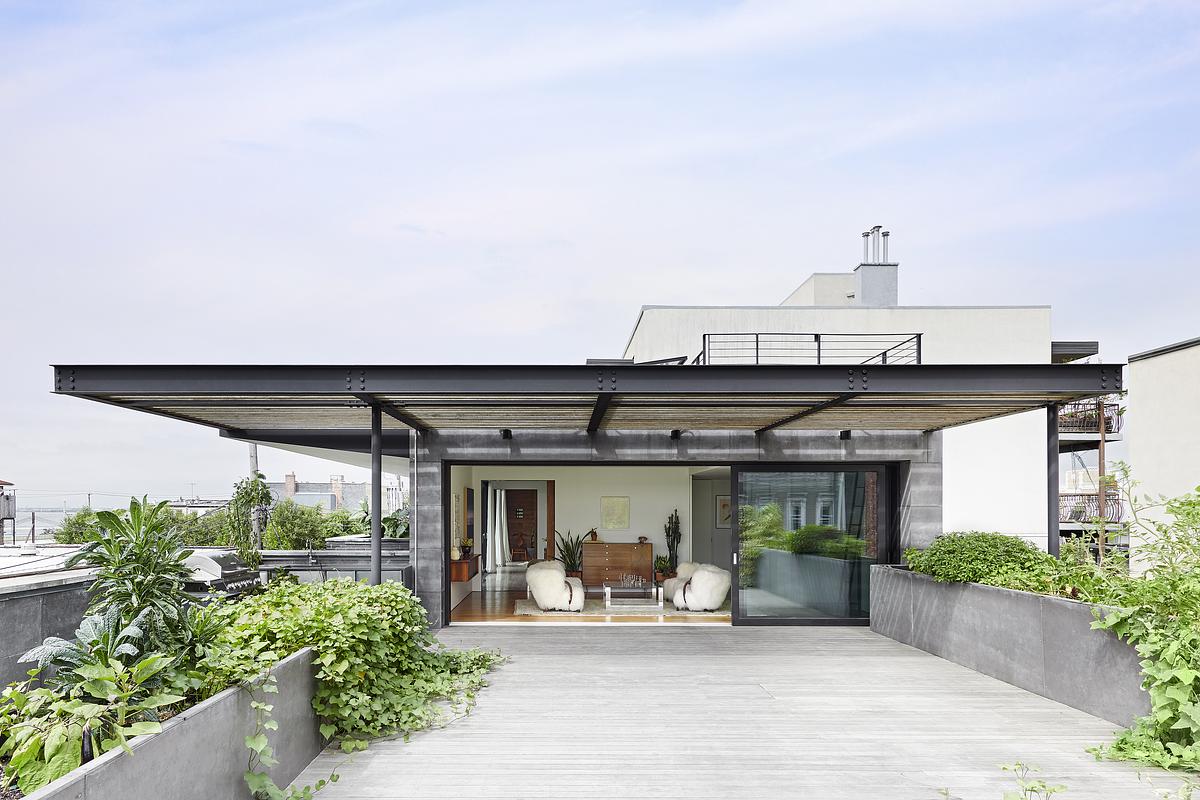 EXTERIOR PENTHOUSE