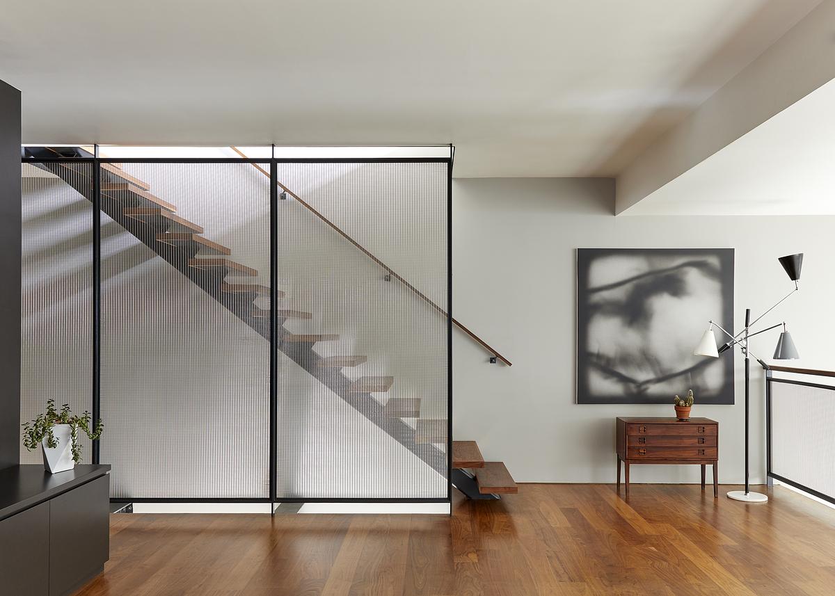 STAIRS GOING UP