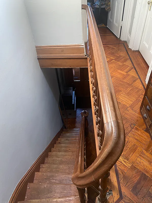 handrail of the curved staircase