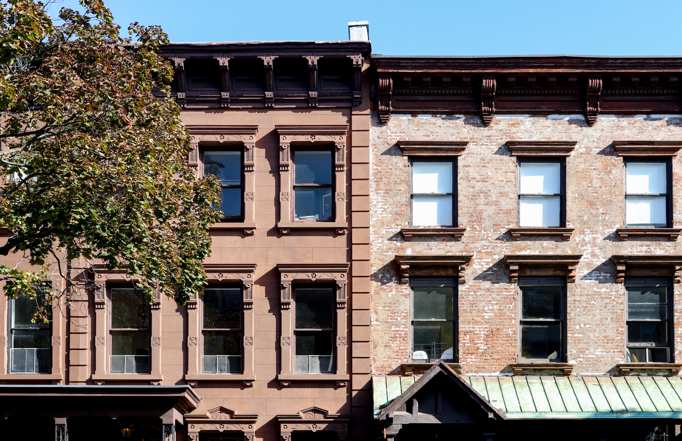 rowhouses in brooklyn front facade