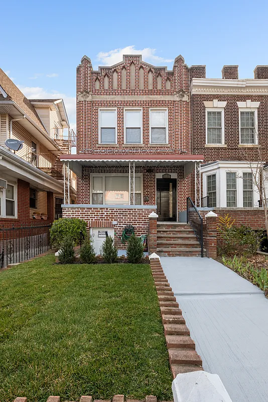 tapestry brick exterior