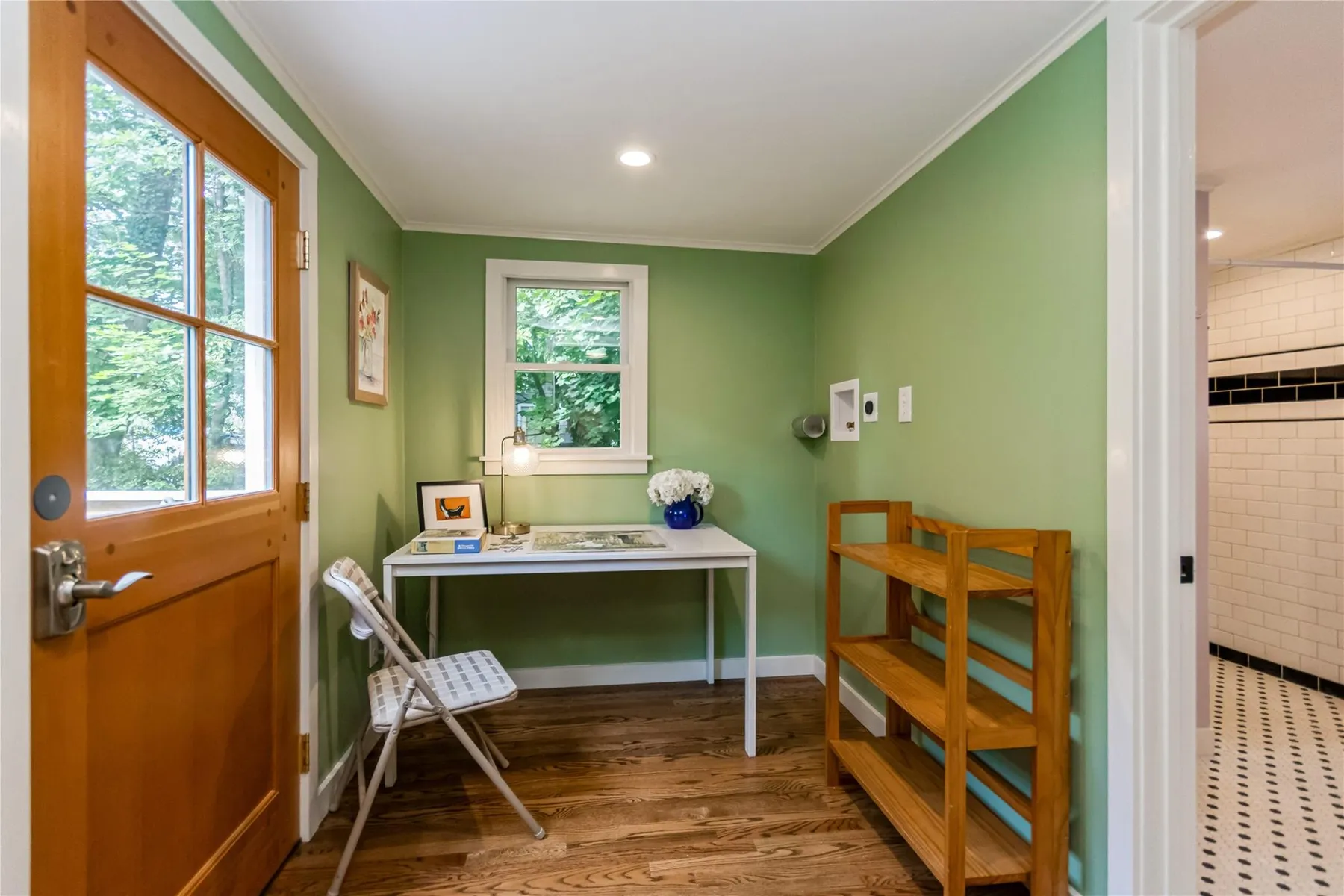entry with room for a small desk