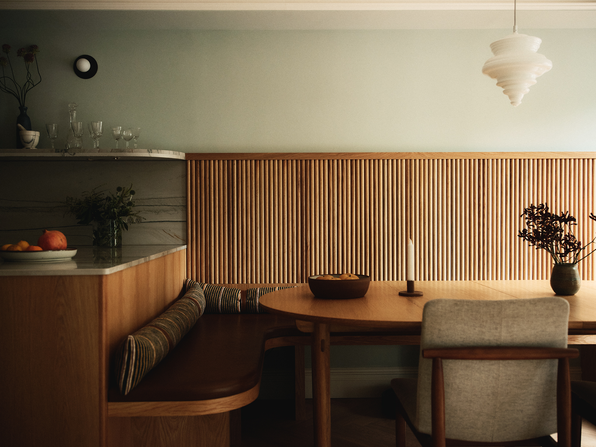 DINING BANQUETTE