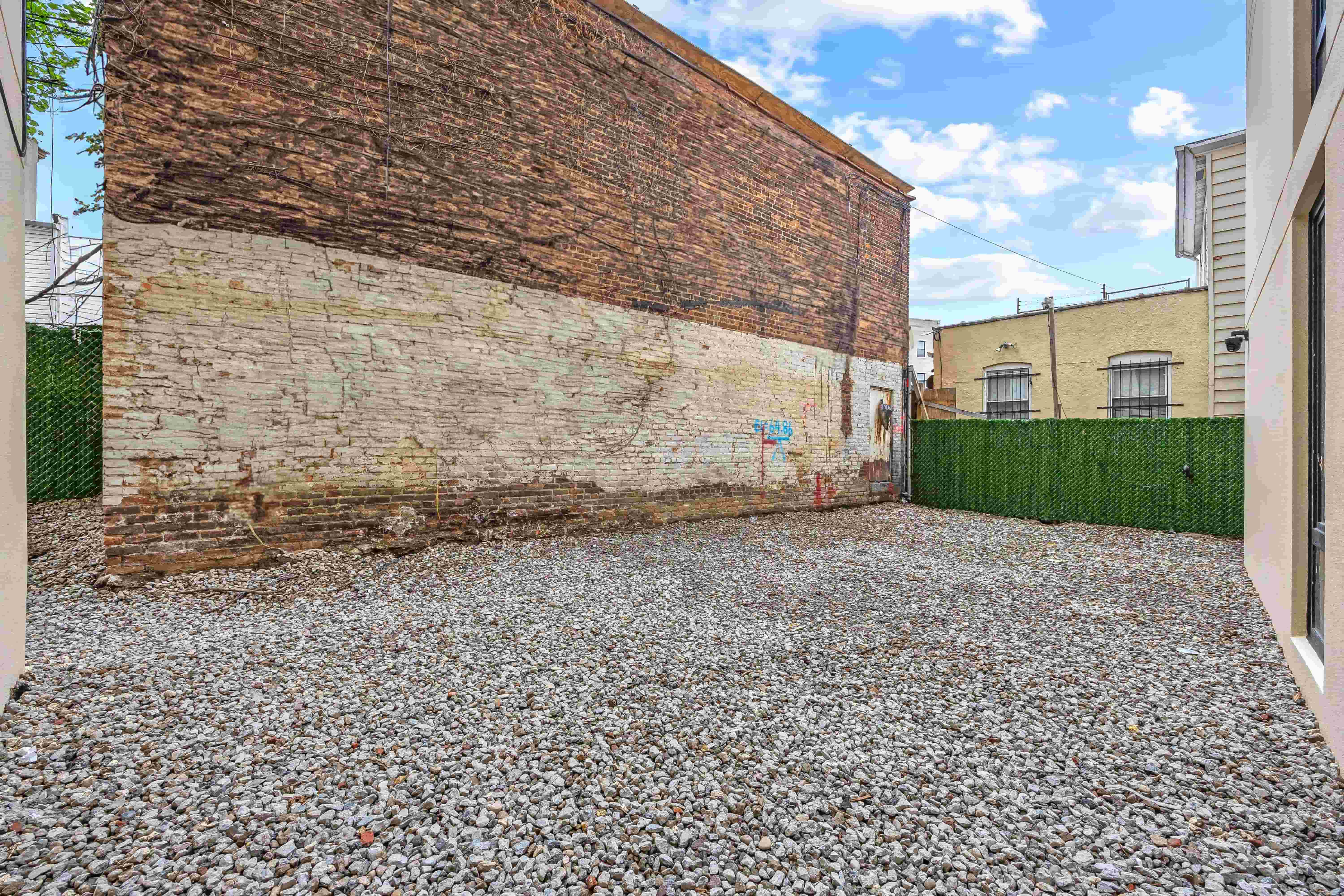 rear courtyard with gravel