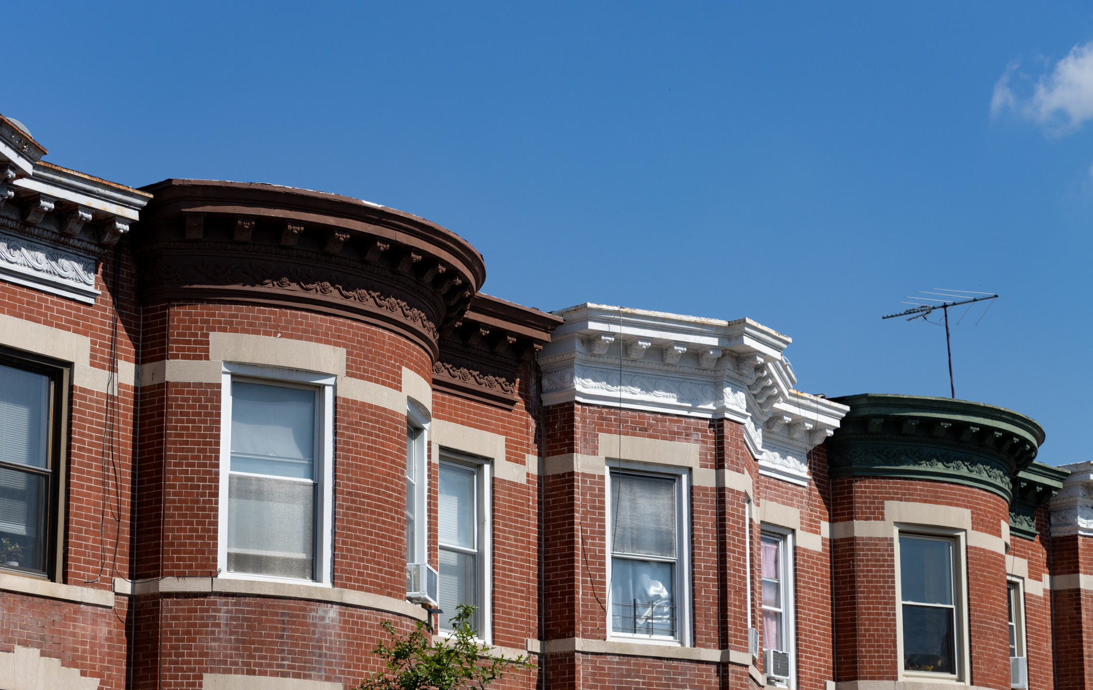Brownstones in brooklyn with sky in back