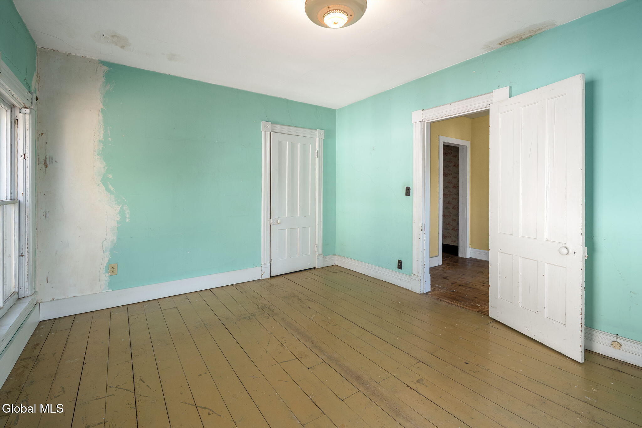 bedroom with green walls