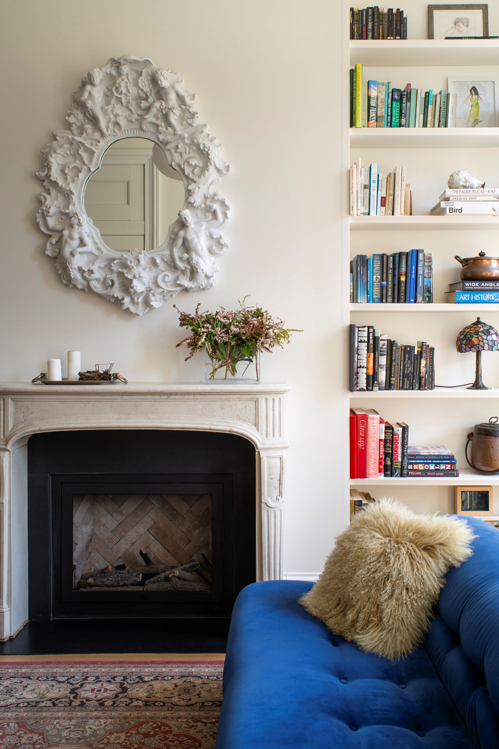 LIVING ROOM MANTEL