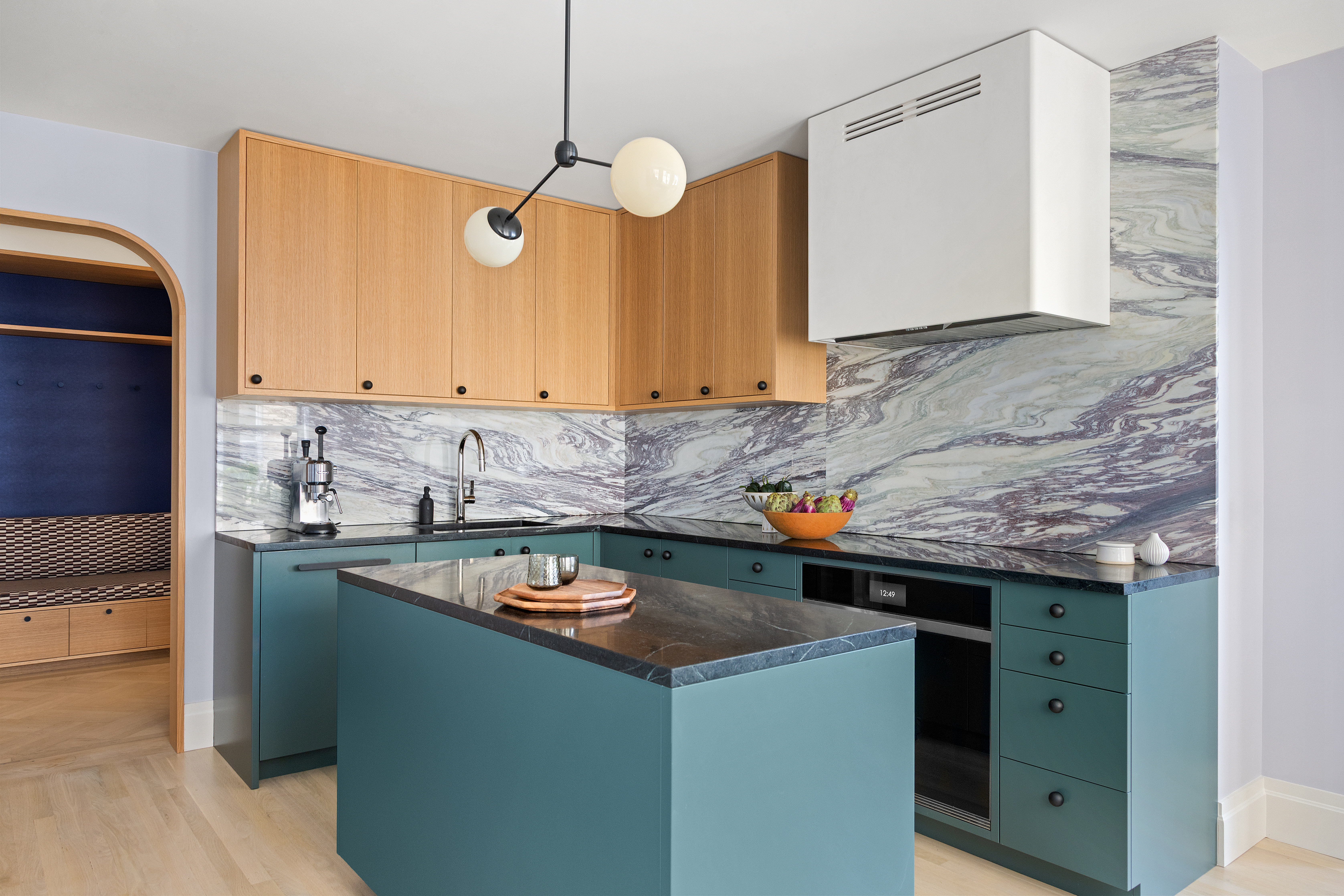 KITCHEN OVERALL WITH ARCHED DOORWAY