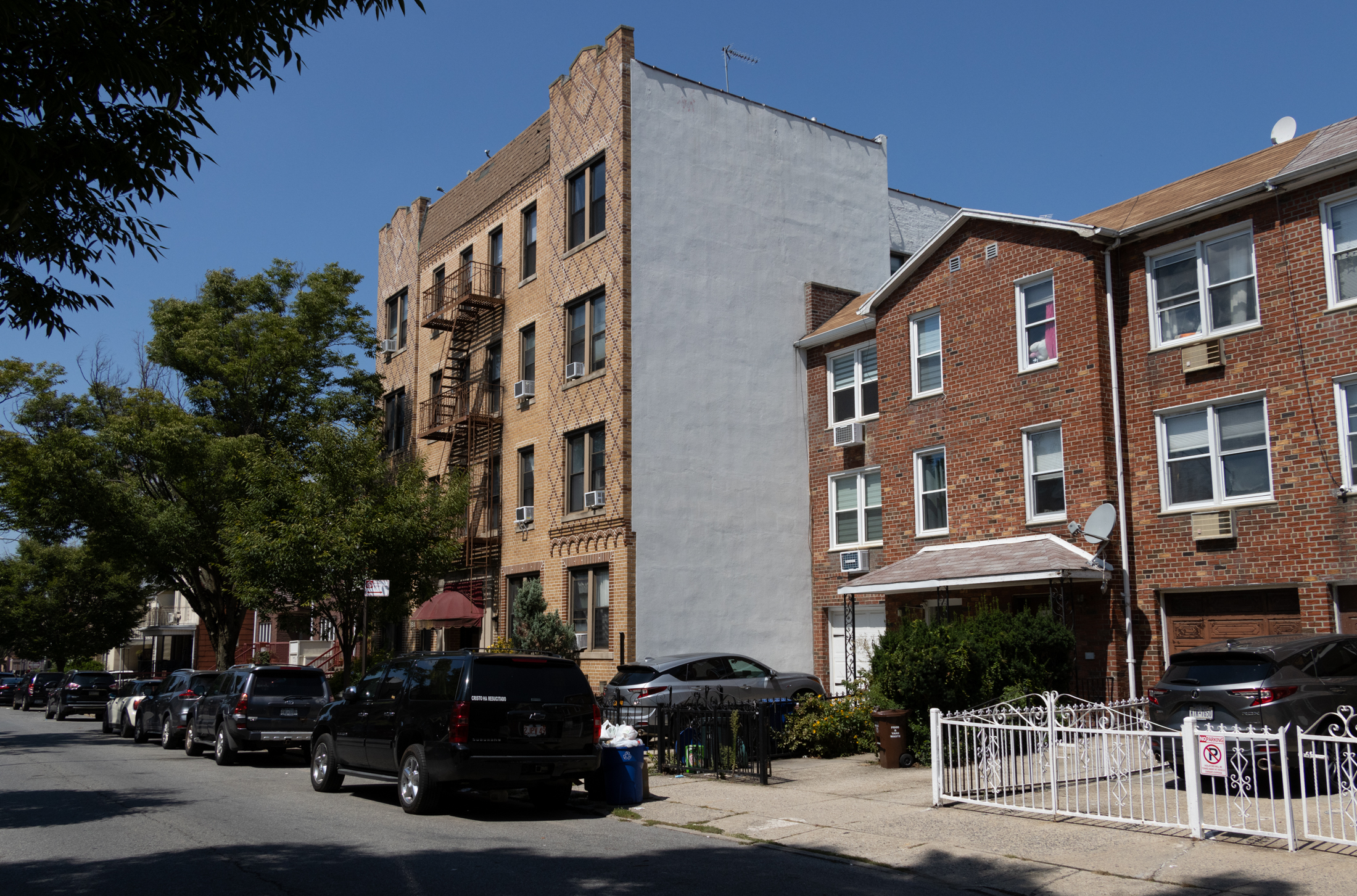 brick row houses and apartment buildings