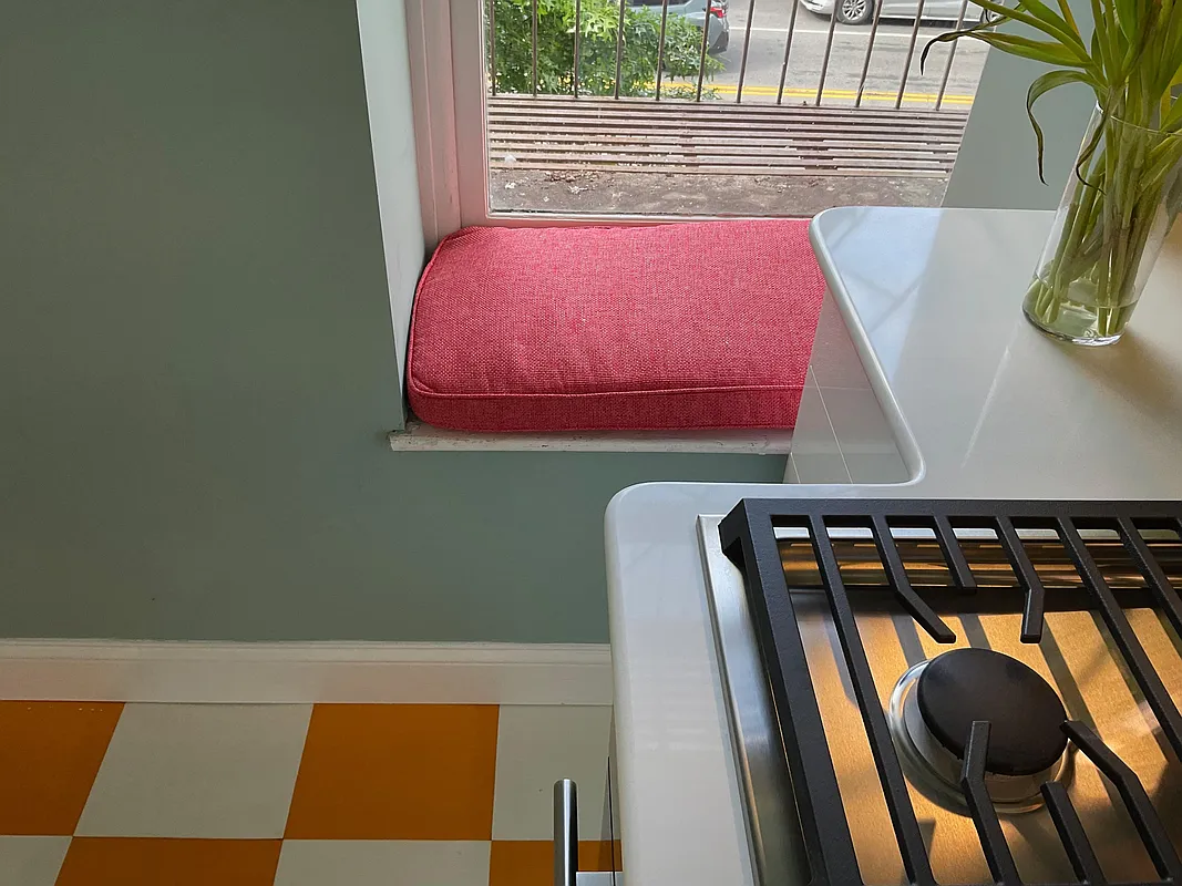 window seat in the kitchen