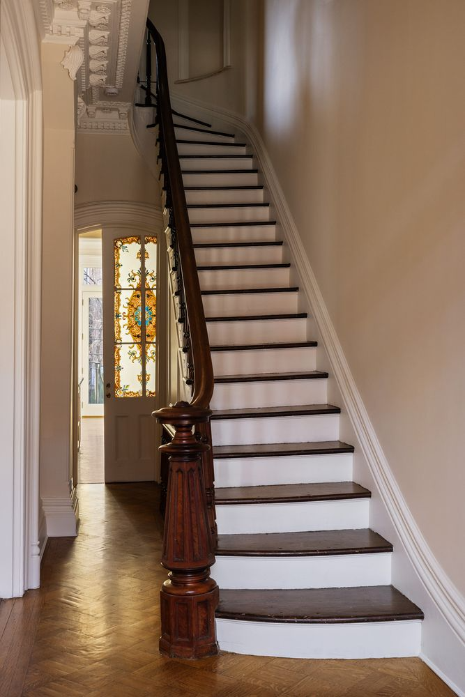 stair with curved railing