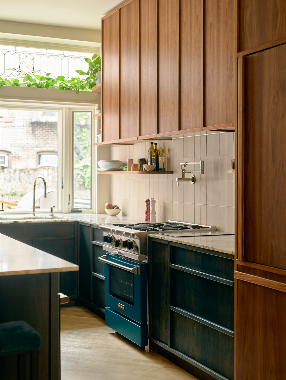 KITCHEN SIDE WALL WITH STOVE AND CABINETS
