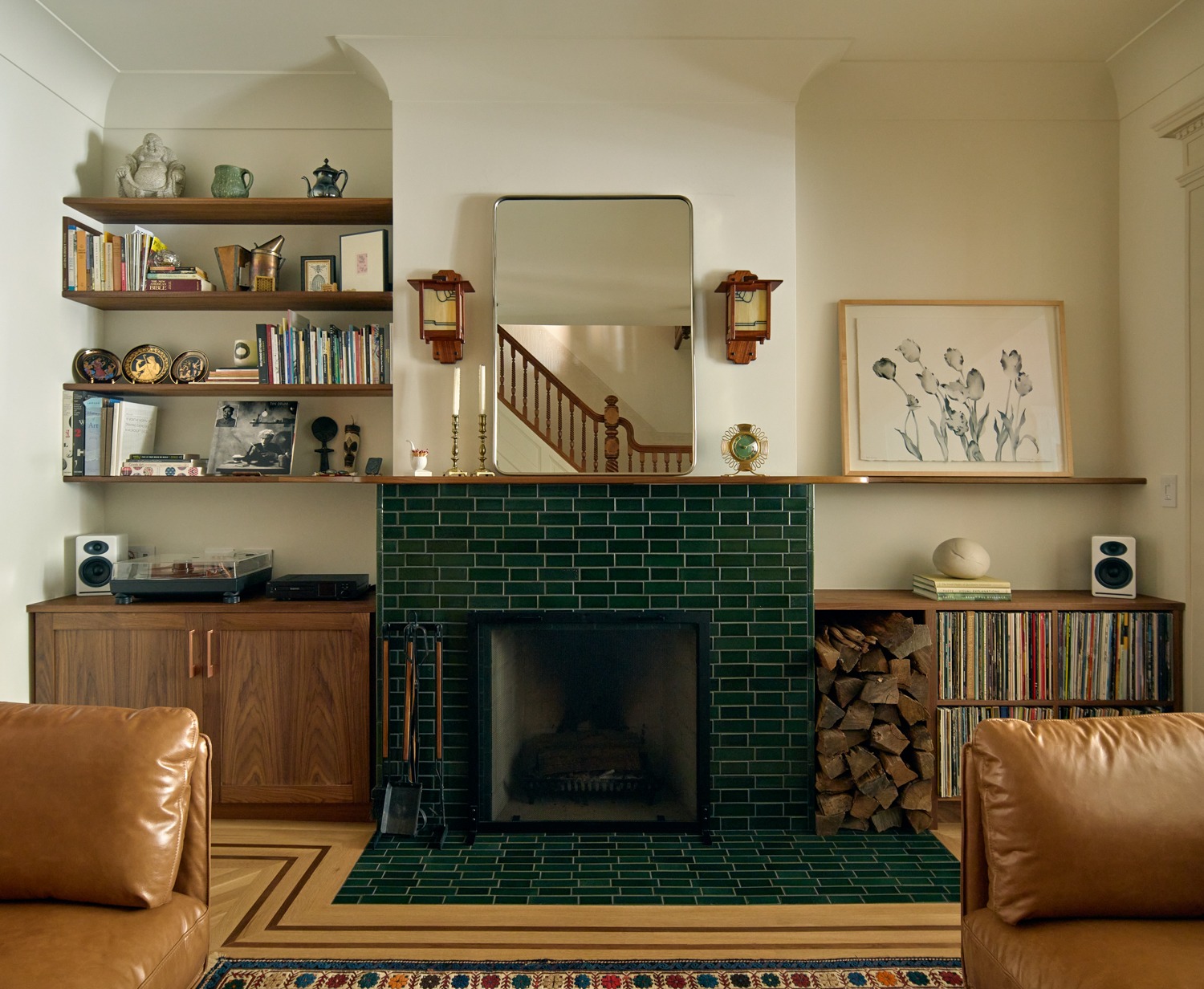 SITTING ROOM LEATHER CHAIRS GREEN MANTEL