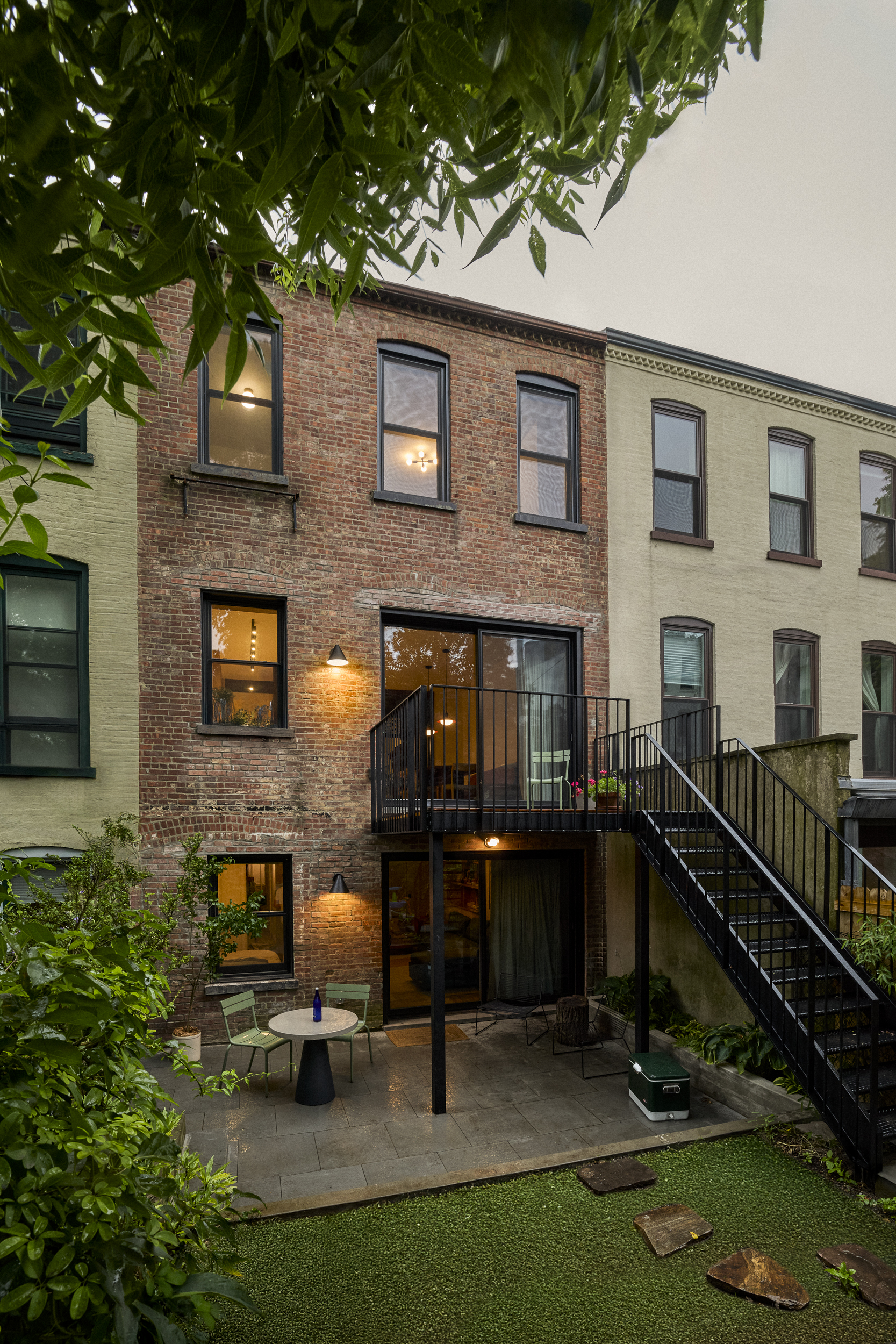 REAR EXTERIOR FACADE