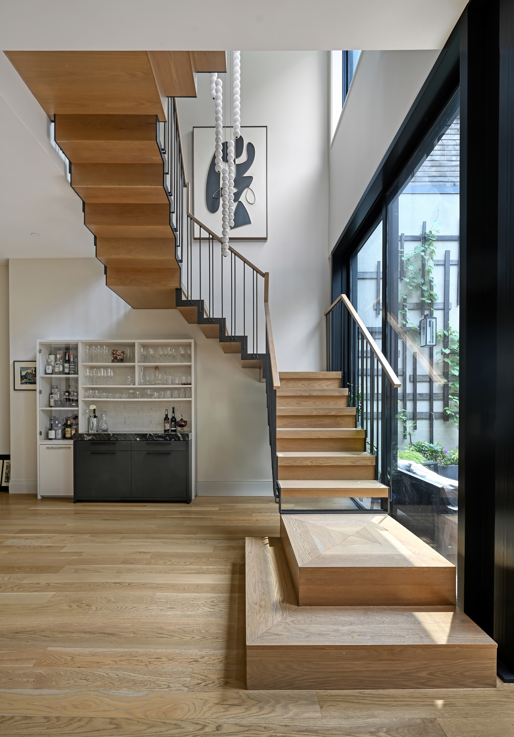 STAIRCASE UP FROM MAIN LEVEL