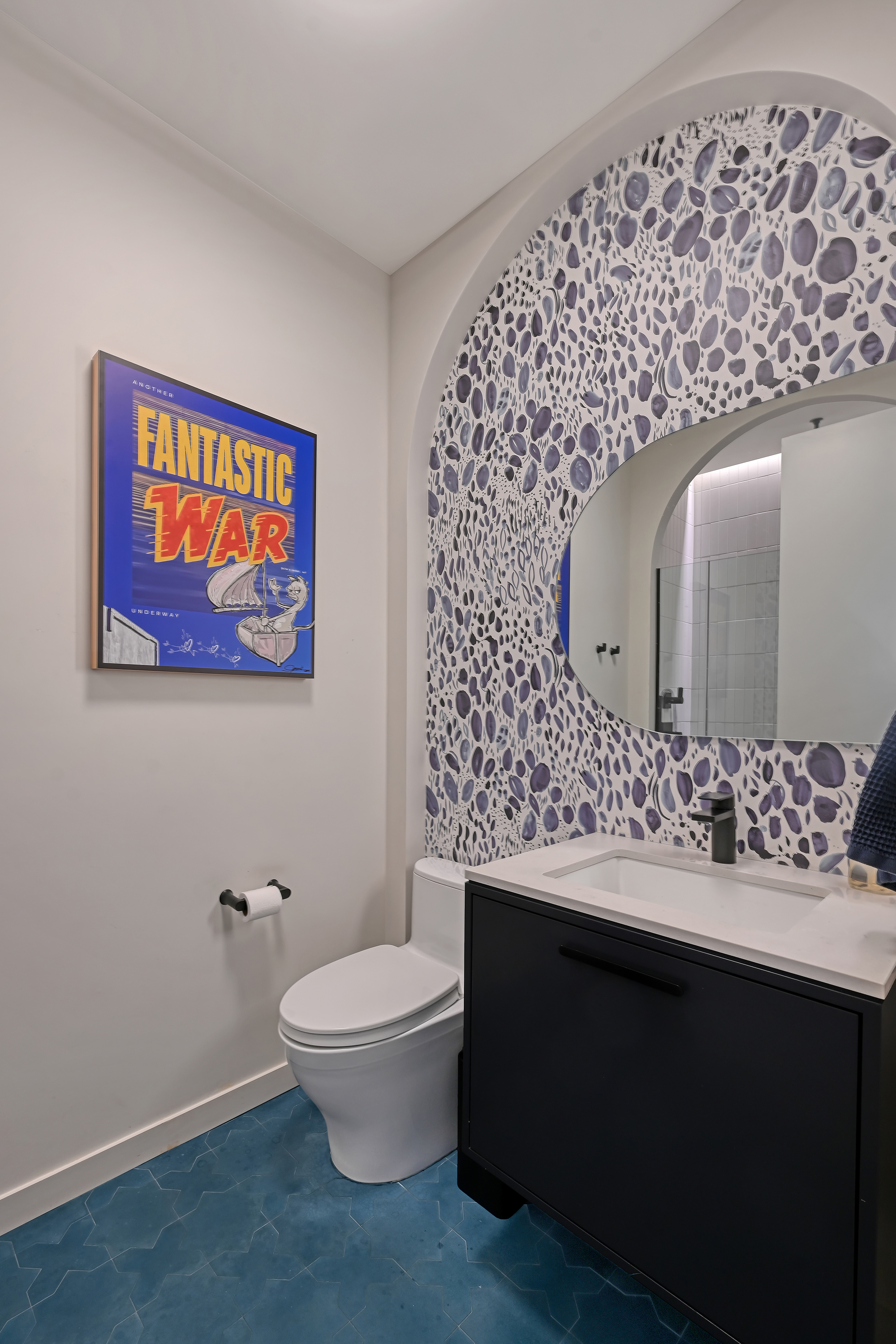 BATH 3 ARCHED MOSAIC WALL