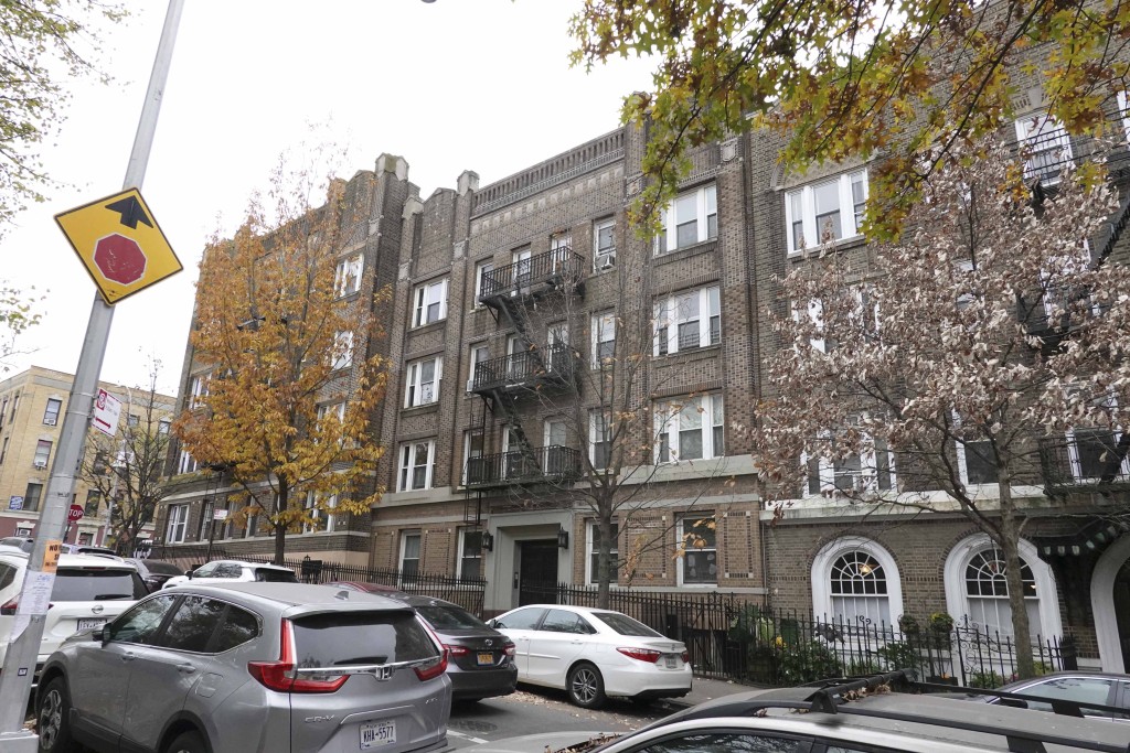 brick apartment building