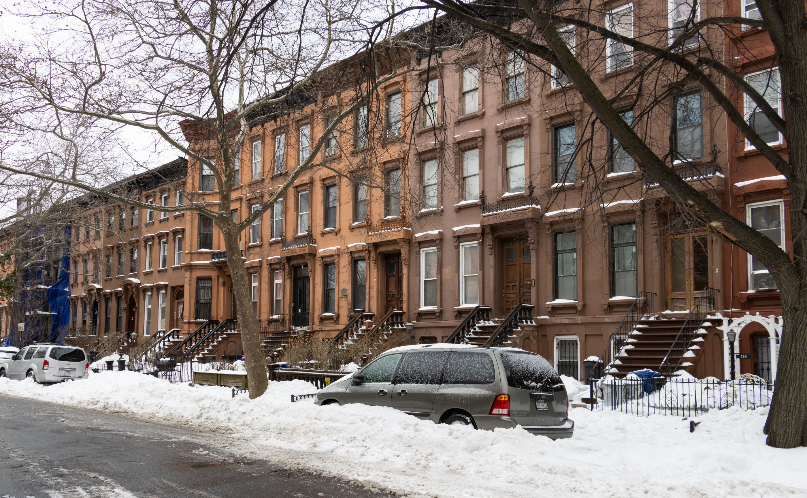 a snowy street scene in Bed Stuy