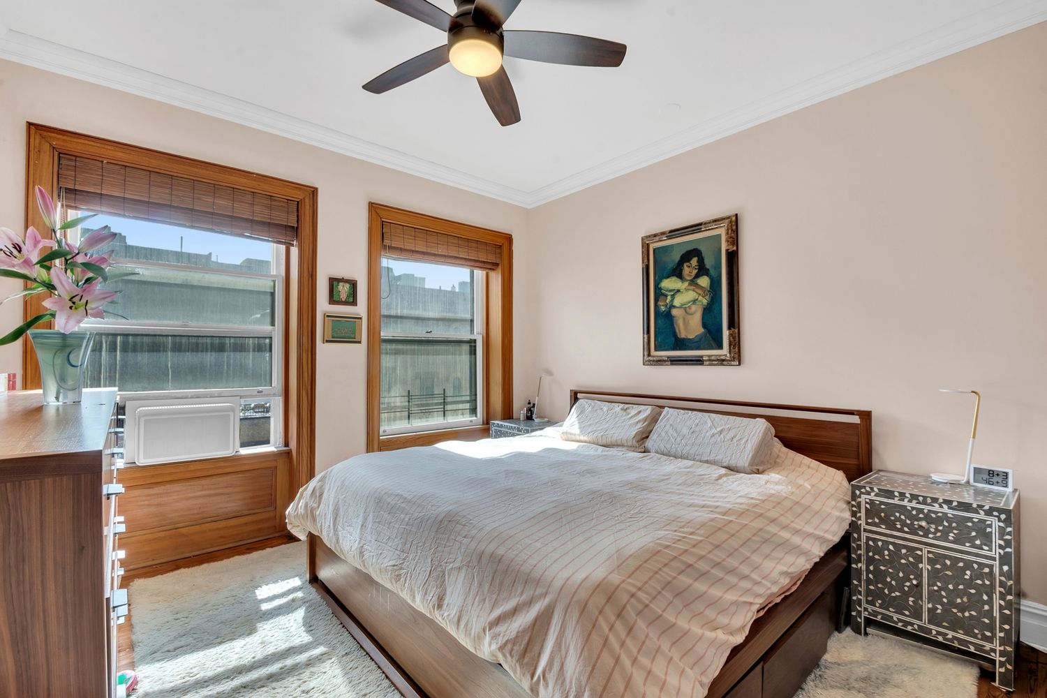 bedroom with ceiling fan