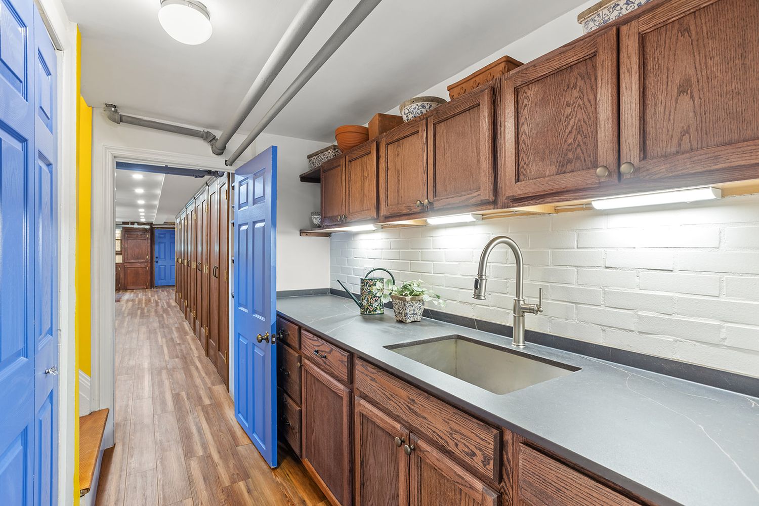 garden level potting area with sink