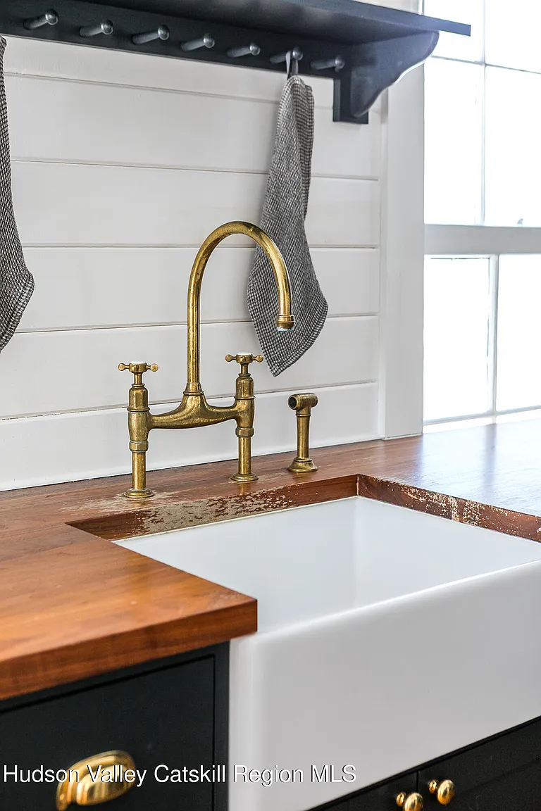 apron front sink in the kitchen