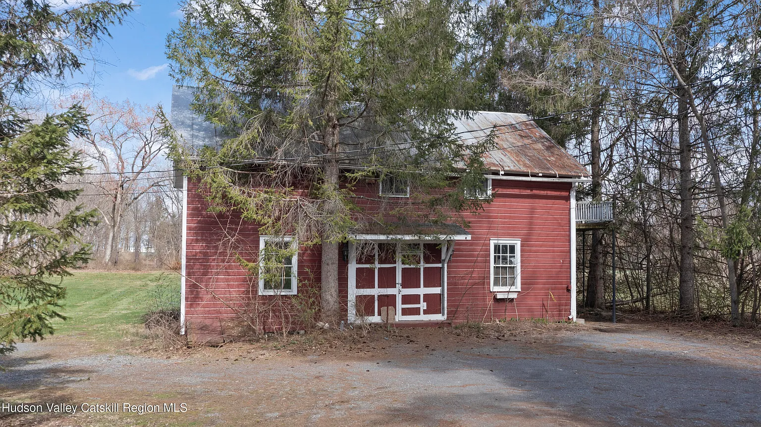 red sided barn