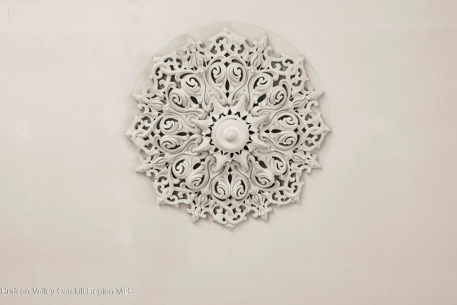 ceiling medallion