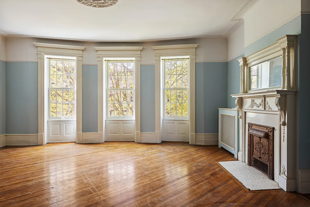 brooklyn - room with white mantel