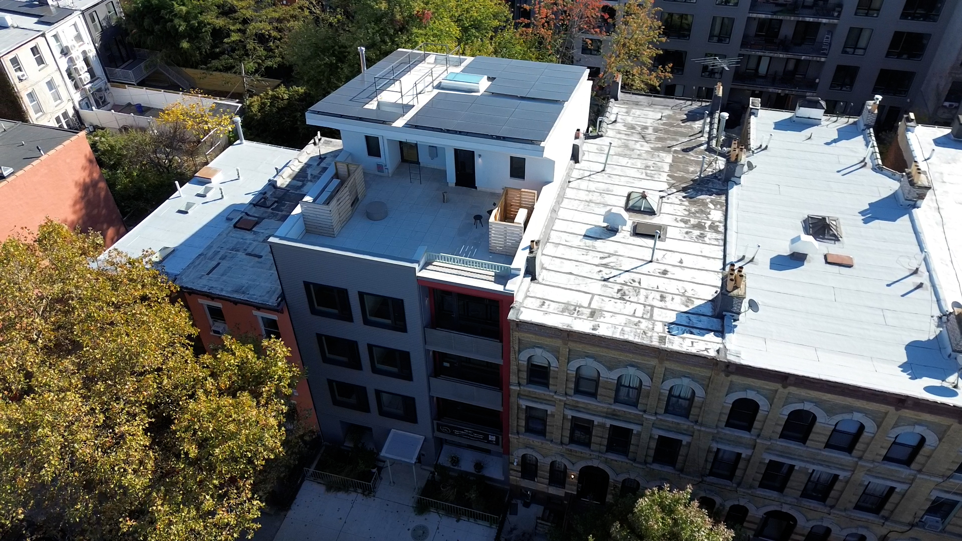 solar works passive home in brooklyn, side view