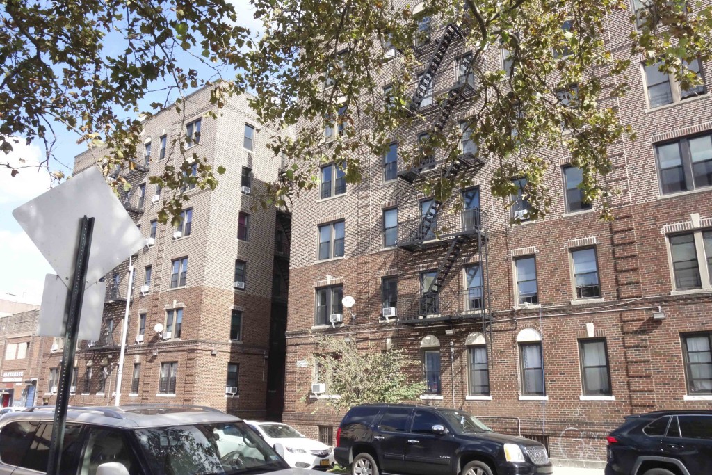 brick apartment building