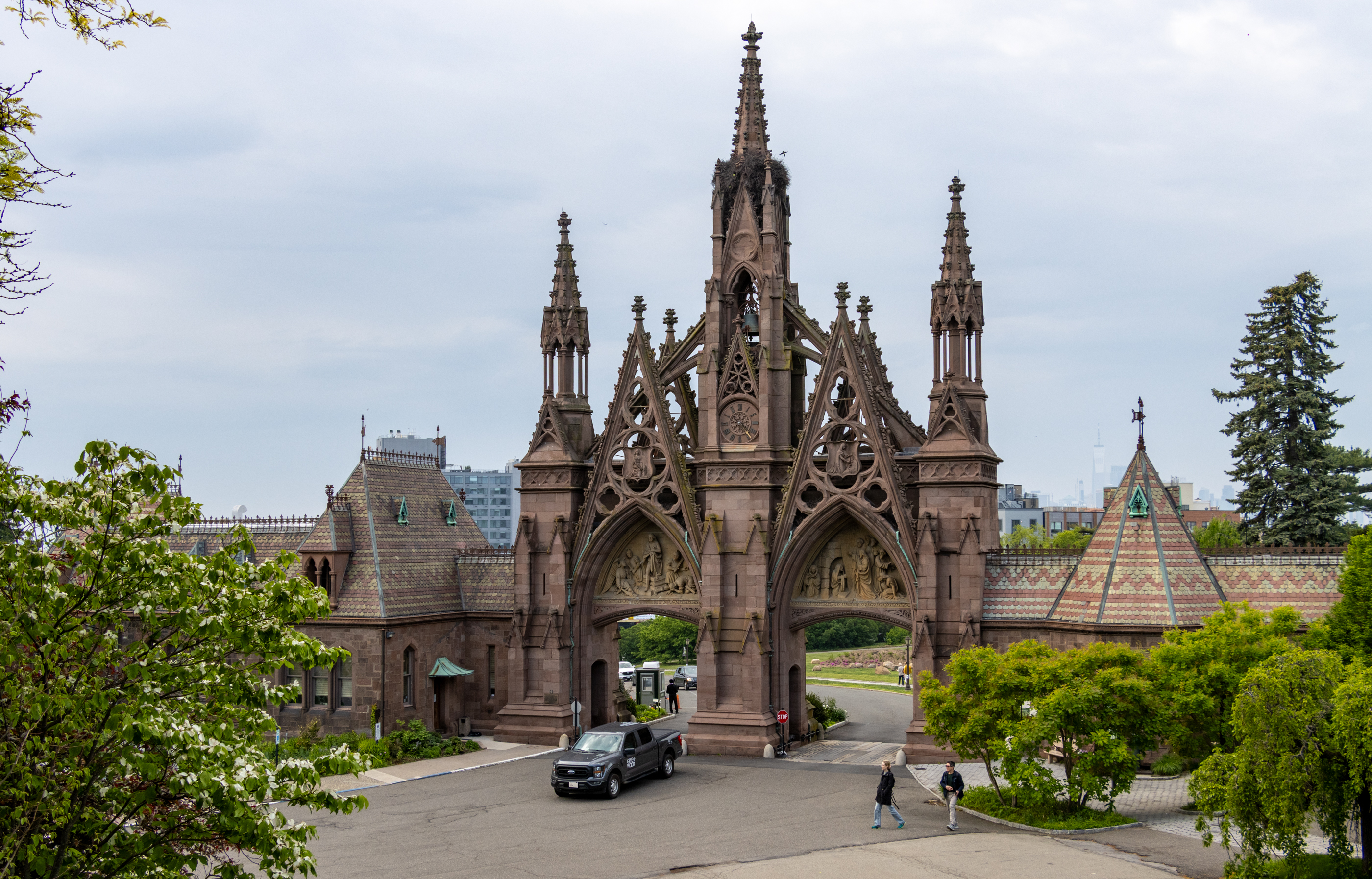 brooklyn - brownstone entry gates to green-wood cemetery