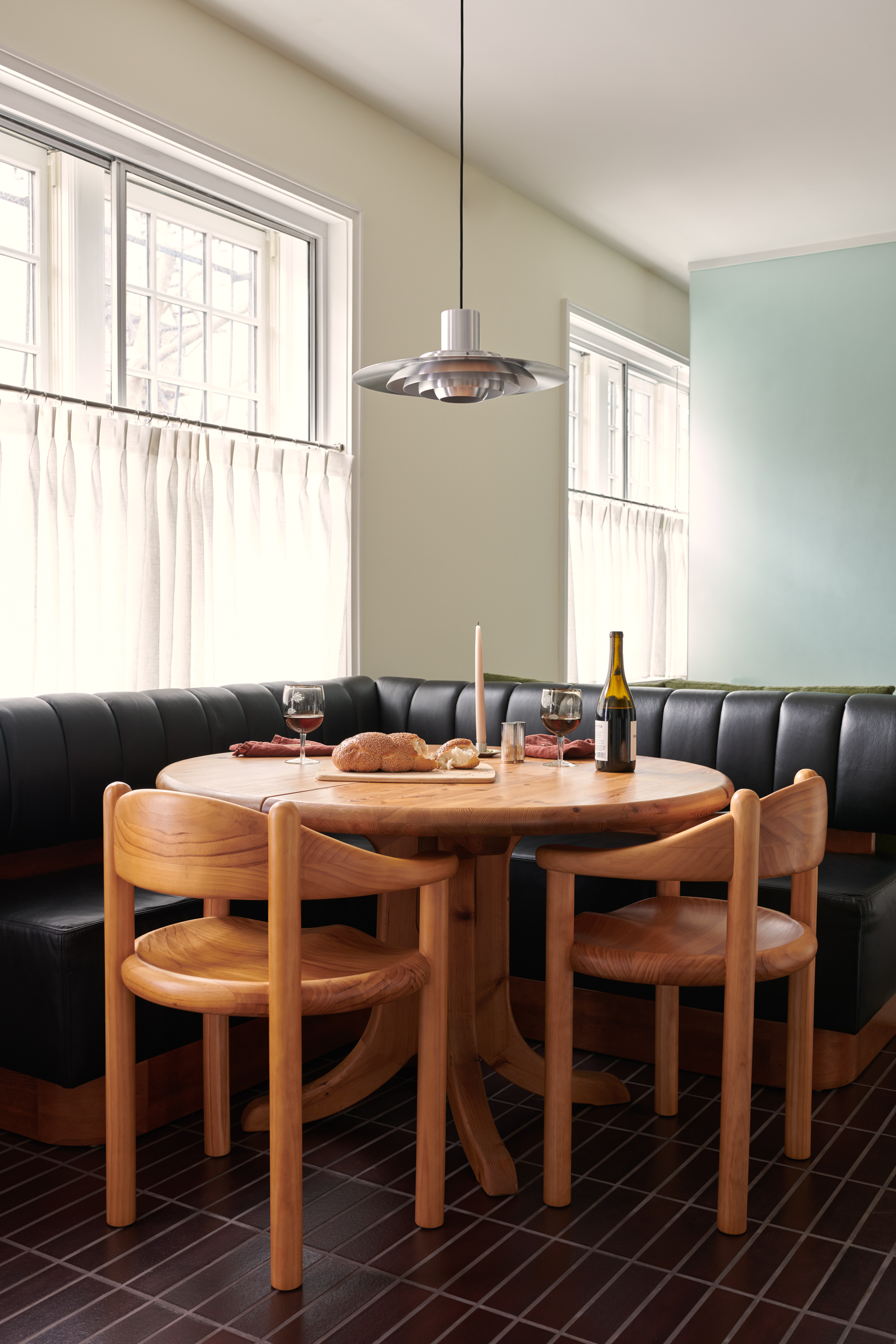 DINING TABLE BLACK LEATHER SEATING BANQUETTE